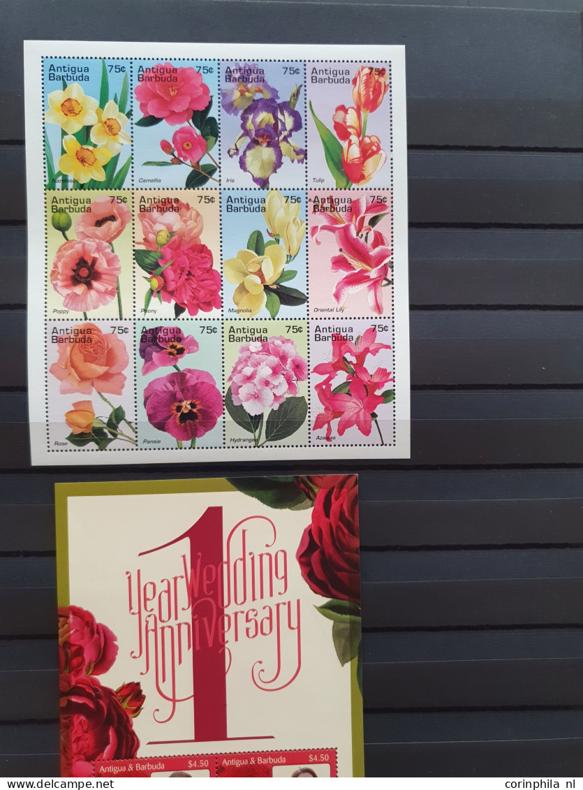 1950-2015 collection Roses (flower) used and */** sorted by country (A-Z) including booklets in 4  stockbooks and 2 enve