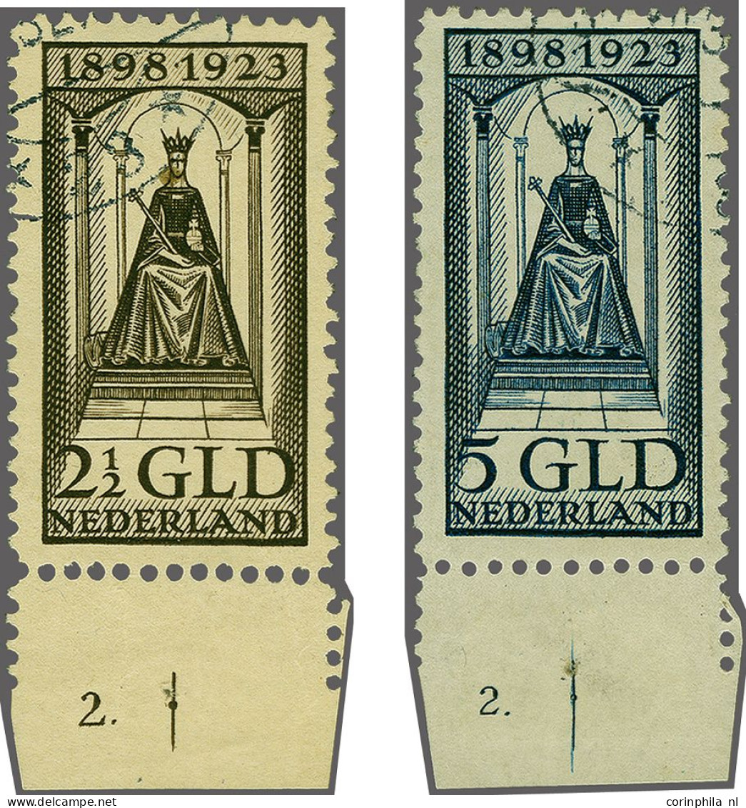 1923-1923, 2½ Gulden Zwartbruin (2x) Beide Met Velrand Met Plaatnrs. 1 Resp.  2 En 5 Gulden Donkerblauw Met Velrand Met  - Non Classés