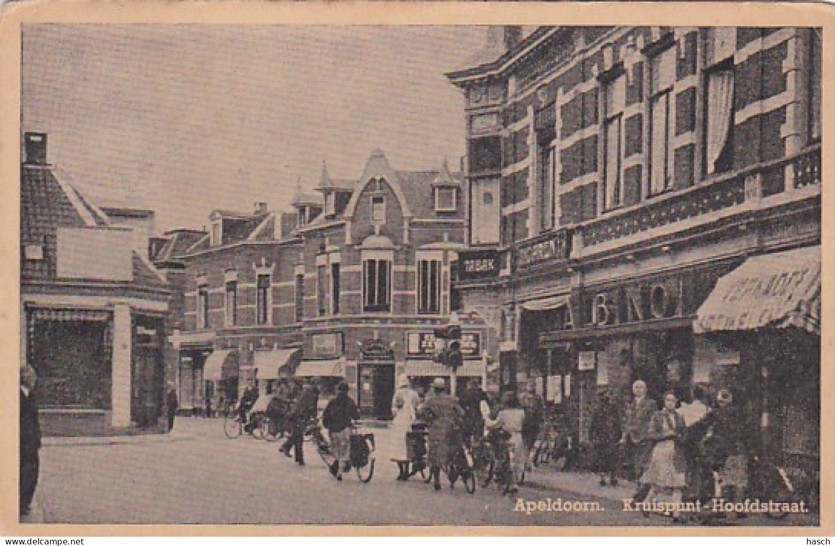 260630Apeldoorn, Kruispunt Hoofdstraat (poststempel 1944)(zie Hoeken) - Apeldoorn