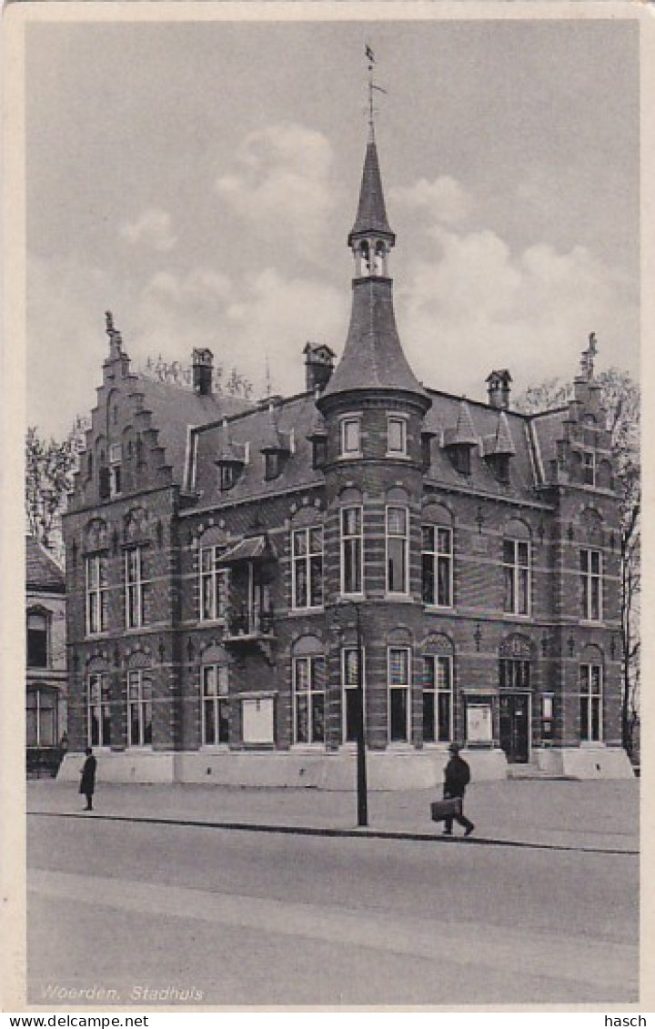 2606520Woerden, Stadhuis. (Klein Scheurtje Rechterkant)  - Woerden