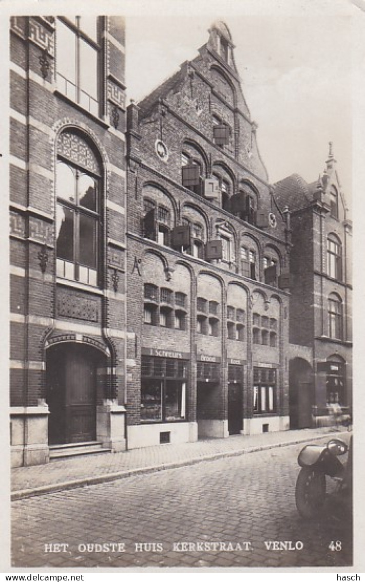 2606692Venlo, Het Oudste Huis Kerkstraat. (FOTOKAART) (Rechtsboven Een Kleine Vouw) - Venlo