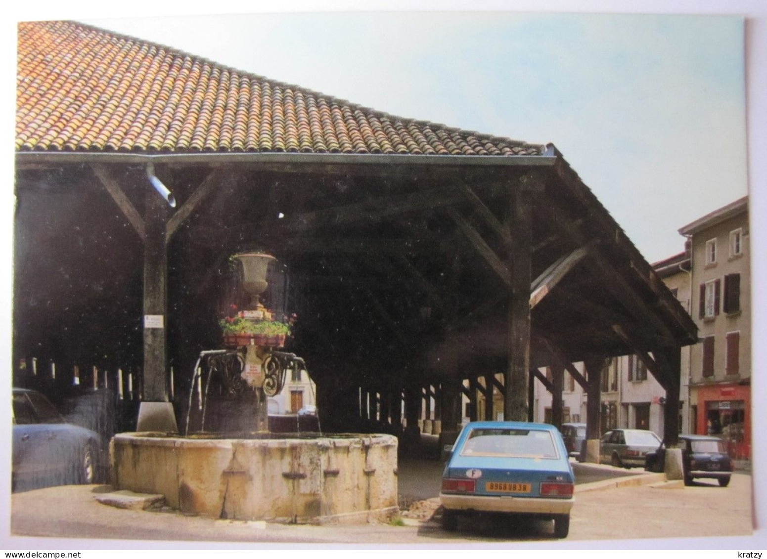 FRANCE - ISERE - LA CÔTE-SAINT-ANDRE - Les Halles - La Côte-Saint-André