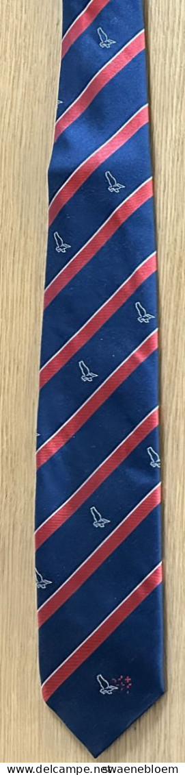 NL.- STROPDAS MET VOGEL LOGO - CL8 AMSTERDAM. BY TRITON BLARICUM. Necktie - Cravate - Kravate - Ties. - Krawatten