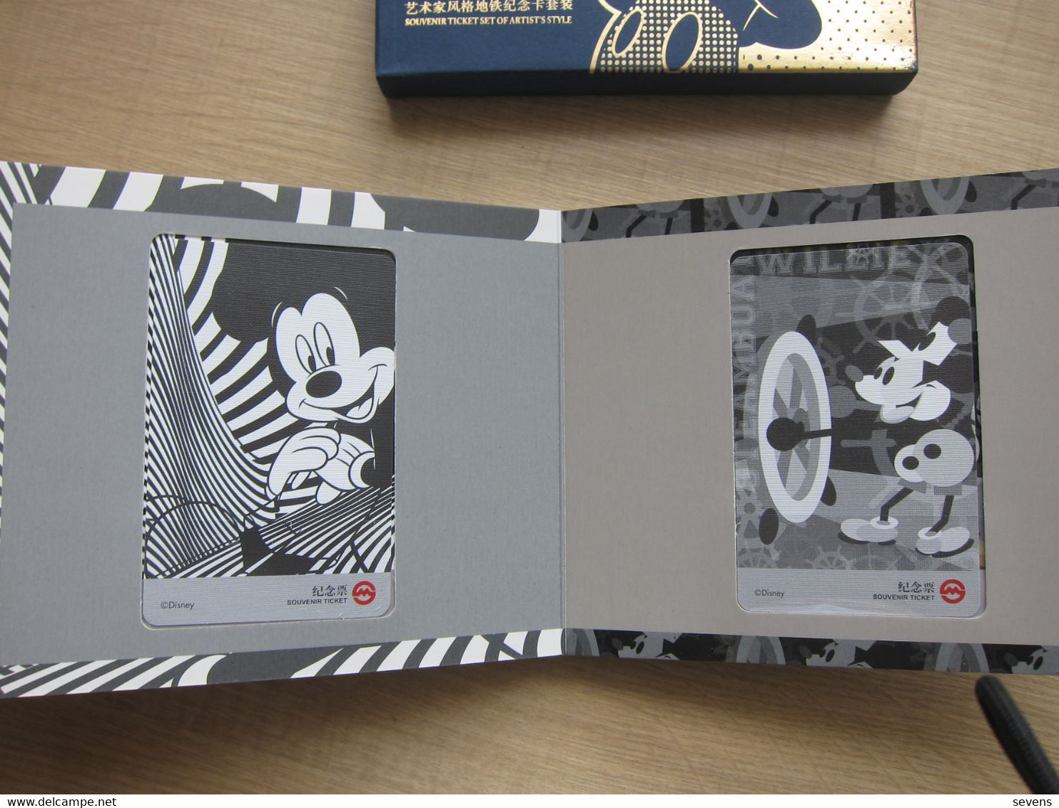 Shanghai Metro Souvenir Ticket Set, Disney Mickey Muse Artist's Sty;e, Set Of 10, Mint In Folder,see Description - Non Classés