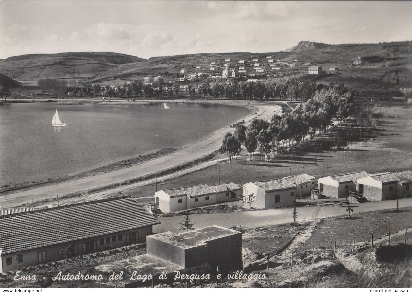 Cartolina Enna - Autodromo Del Lago Di Pergusa E Villaggio - Enna