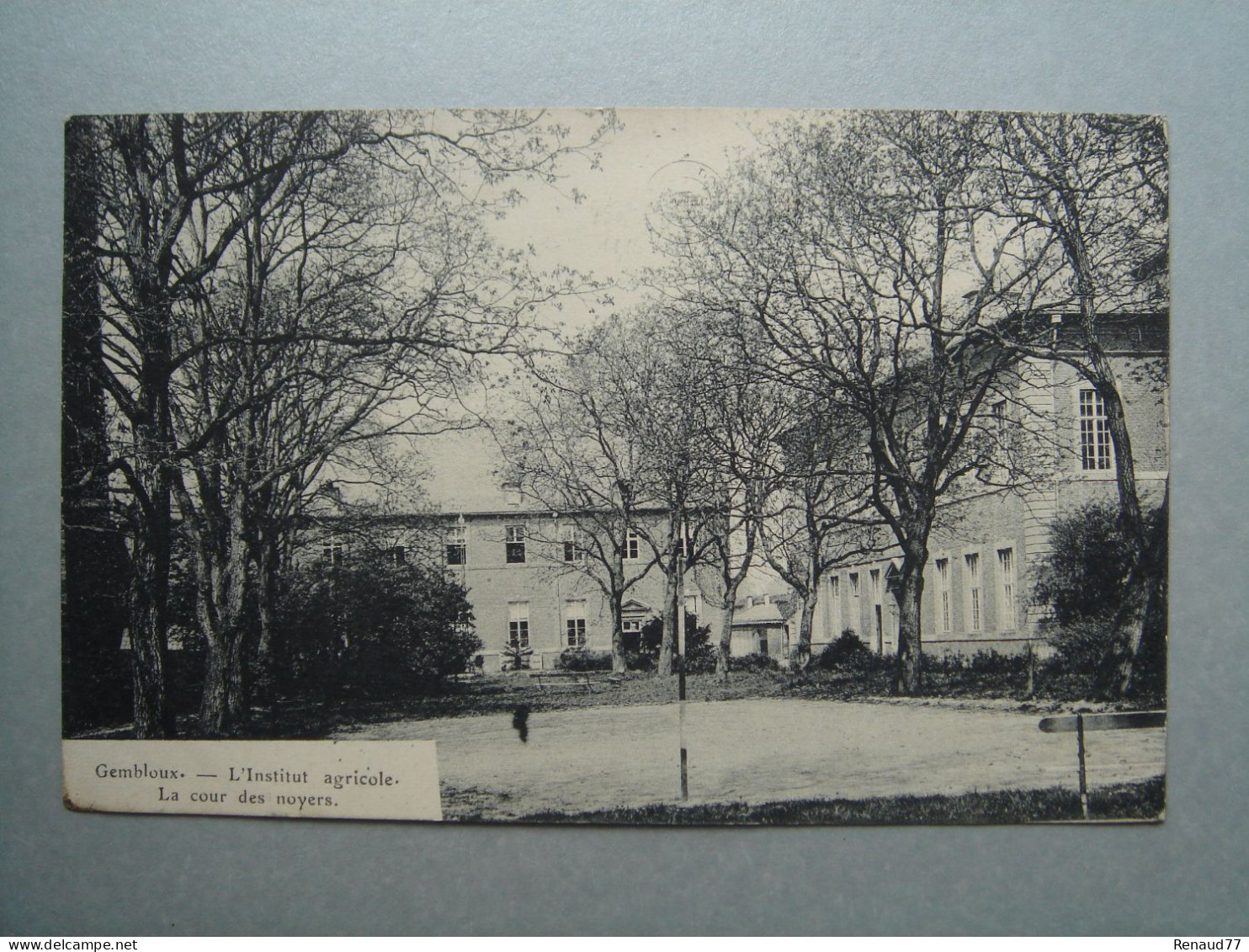 Gembloux - L'Institut Agricole. La Cour Des Noyers - Gembloux