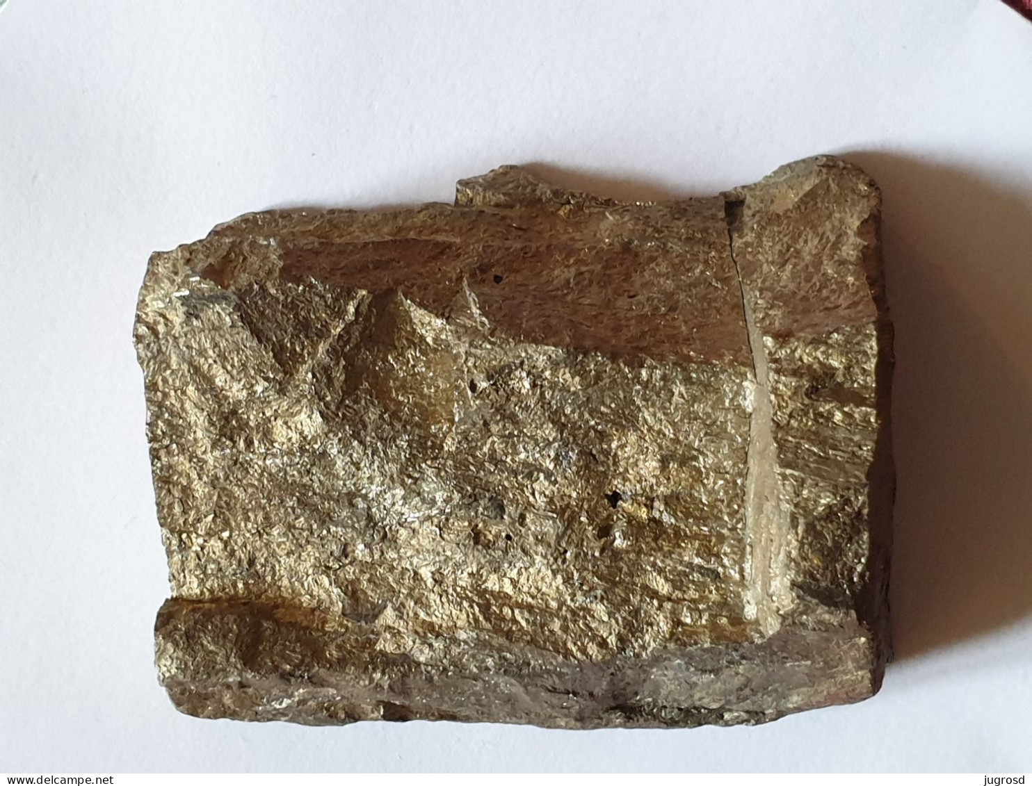 Bloc de de pyrite dorée longueur 5,8 cm 148 grammes + nodule métallique 16 grammes