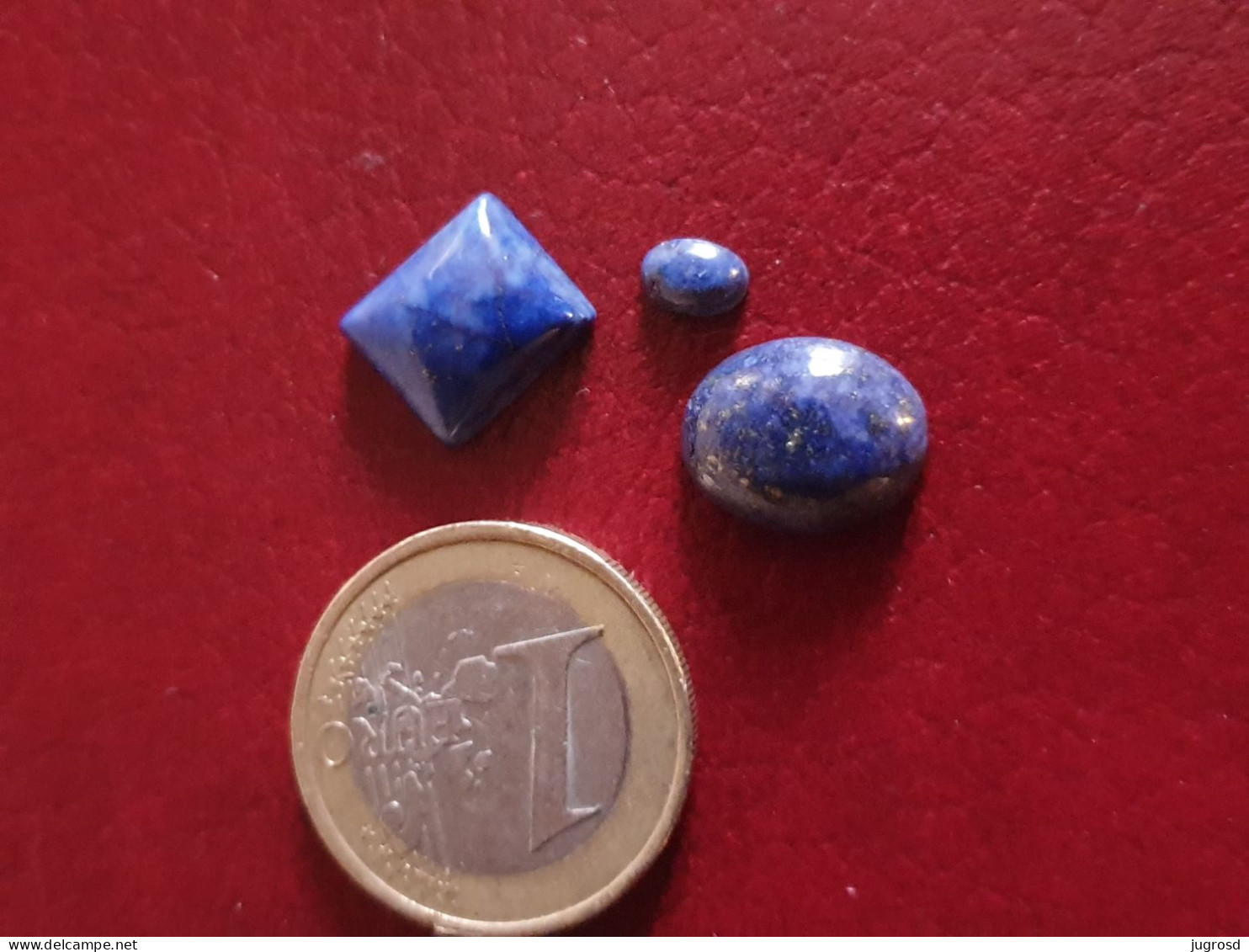 Lot de une ammonite cristallisée 4,6 cm et 3 lapis lazuli prêts à sertir