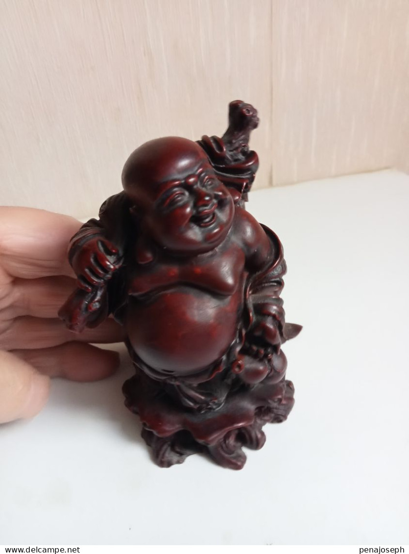 statuette bouddha en résine hauteur 12 cm x 8 cm
