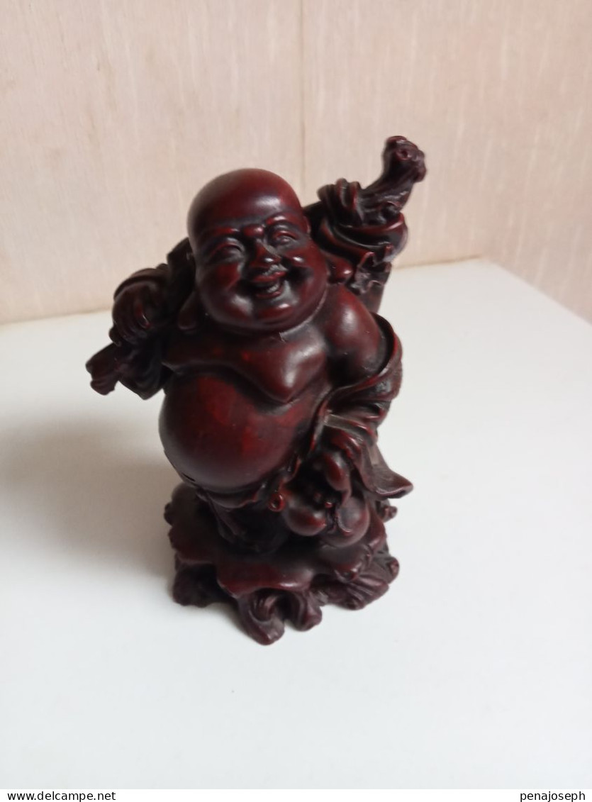 statuette bouddha en résine hauteur 12 cm x 8 cm