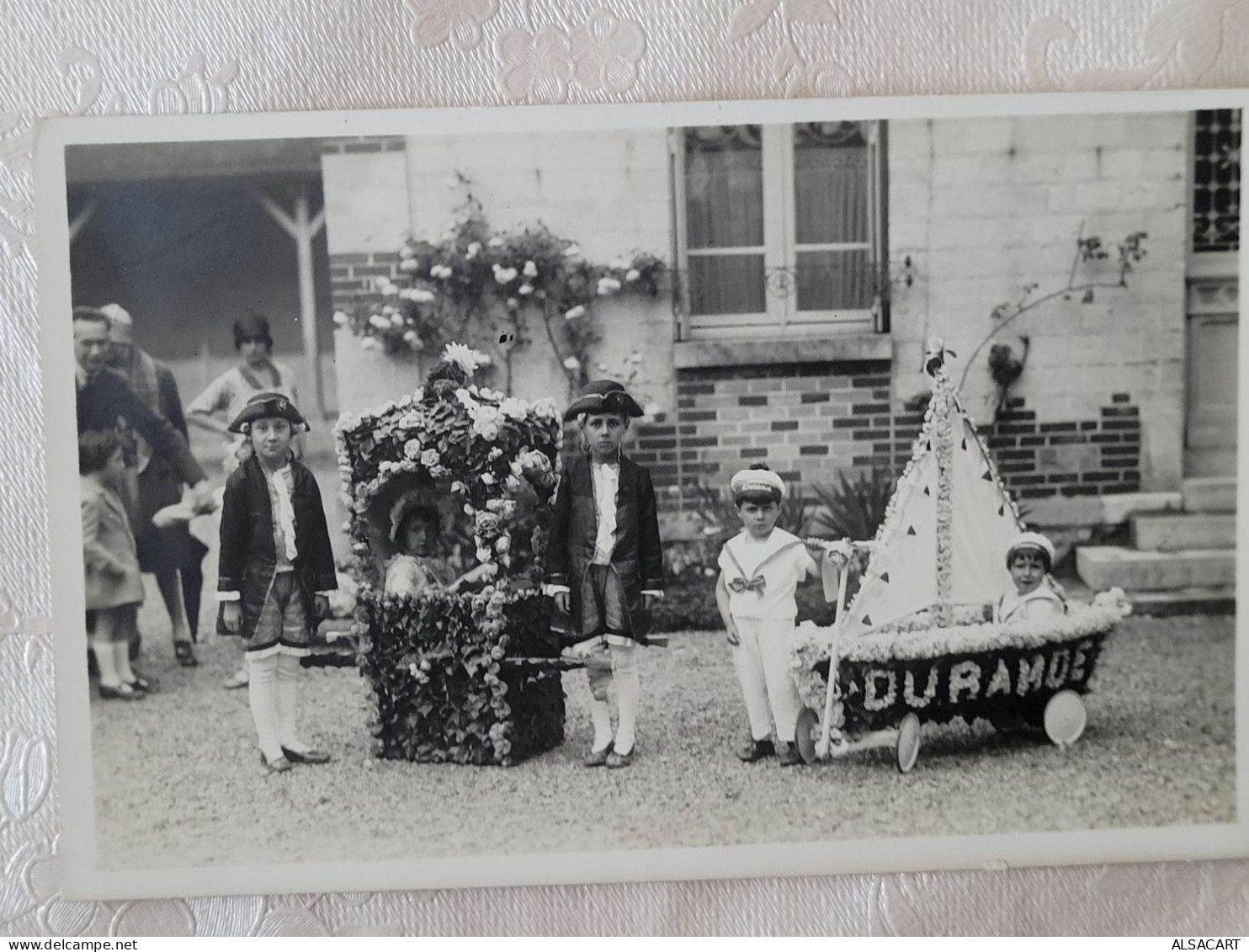 Carte Photo   Cortège D'enfants , Chaise à Porteur Et Bateau - Other & Unclassified