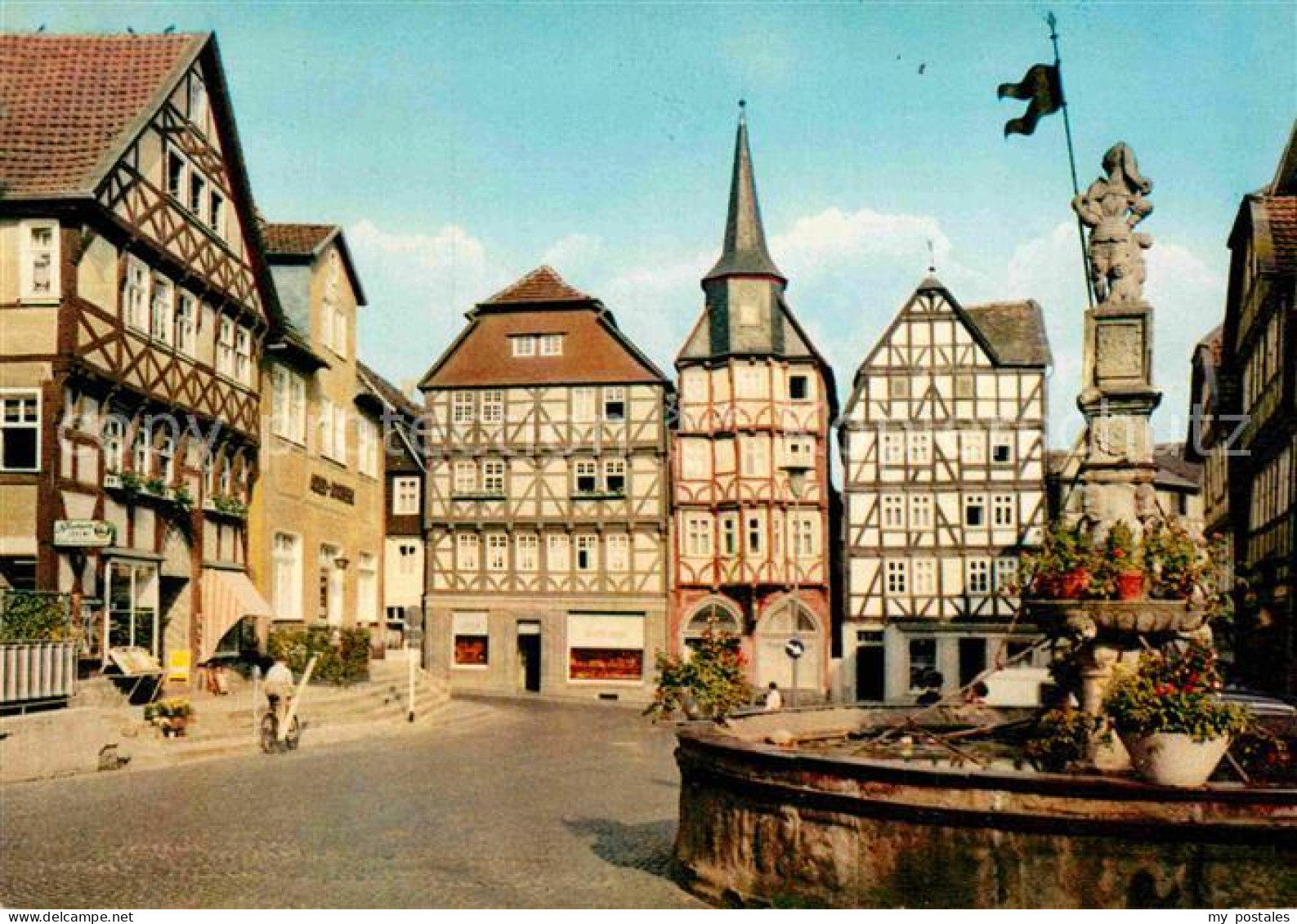 72872501 Fritzlar Markt Mit Rolandsbrunnen Altstadt Fachwerkhaeuser Fritzlar - Fritzlar