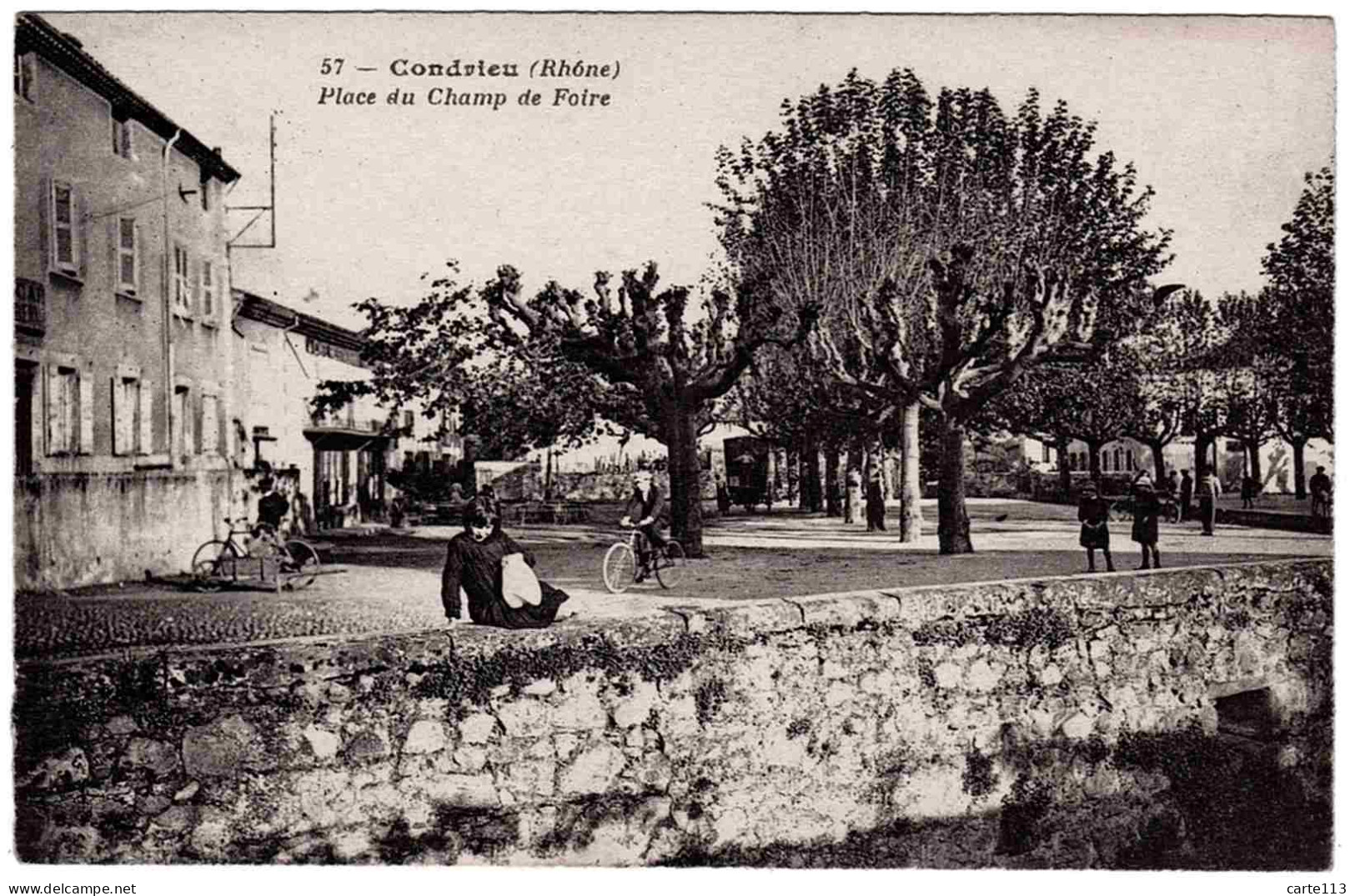 69 - B24881CPA - CONDRIEU - Place Du Champ De Foire - Très Bon état - RHONE - Condrieu