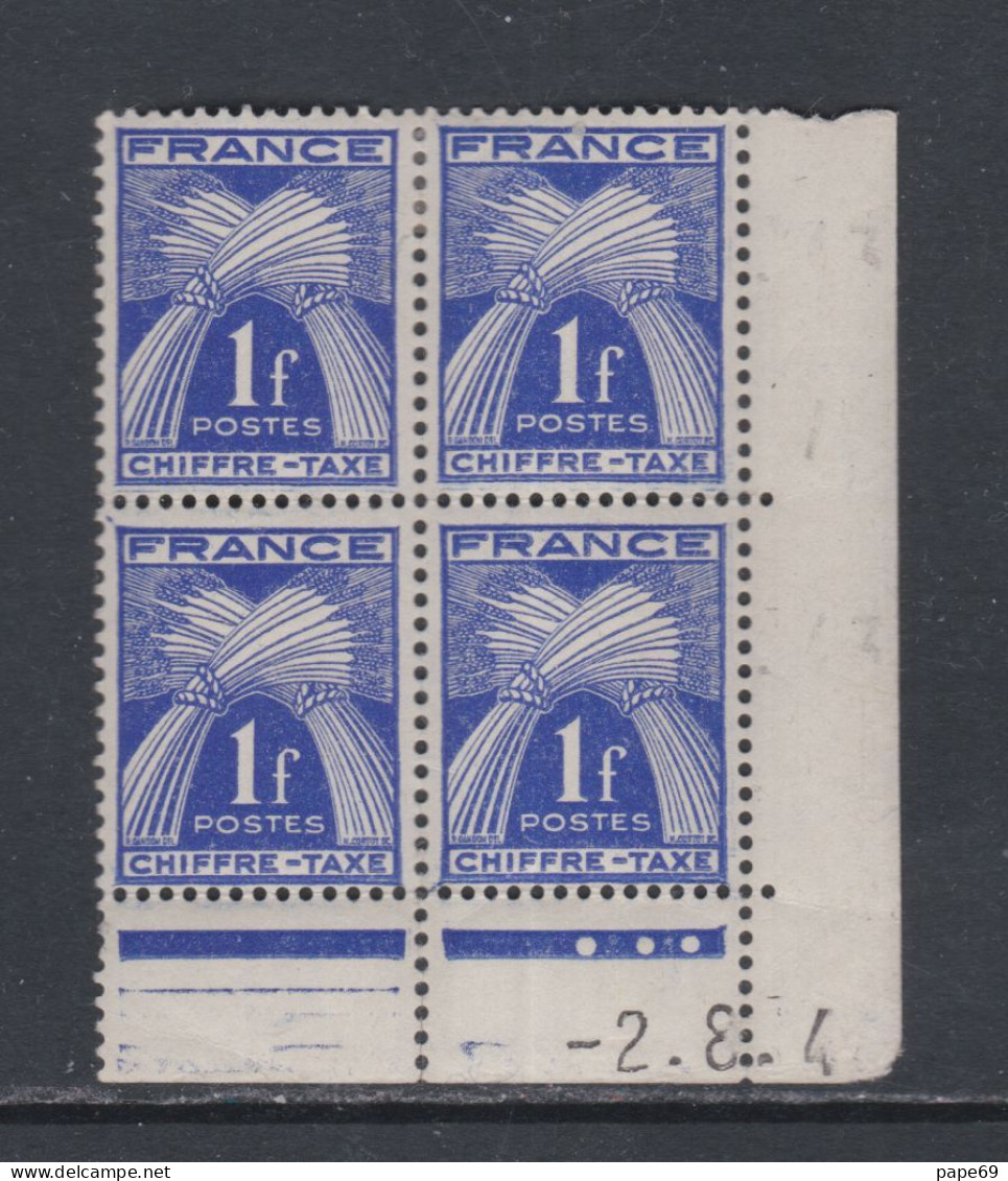 France Timbres-Taxe N° 70 X :1 F. Bleu-violet En Bloc De 4 Coin Daté Du  2 . 8 . 43 . ;3 Pts Blancs, Trace Ch.,sinon TB - Postage Due