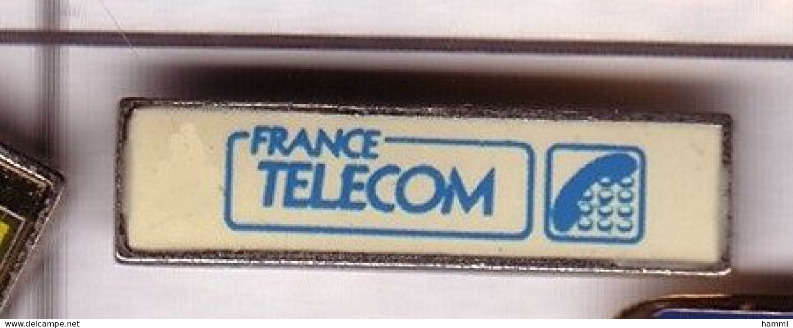 X72 Pin's France Télécom Logo Blanc  Achat Immédiat - France Télécom