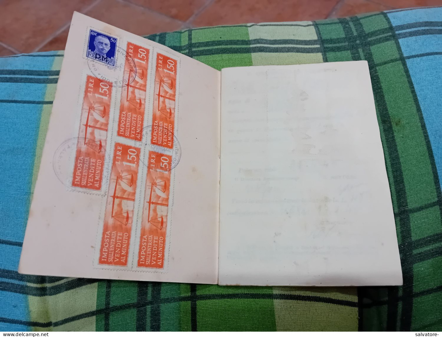 TESSERA REGIA UNIVERSITARIA 1945 CON 5 MARCHE 1,50 LIRE + FRANCOBOLLO 50 CENTESIMI SOPRASTAMPATO P.M.- 1945 - Revenue Stamps