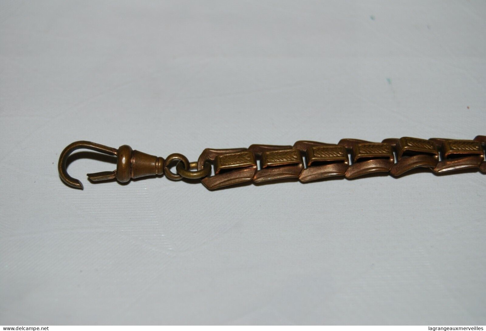 C56 Ancien Bracelet Travaillé - Décor épi - Longueur 17,5 Cm - Armbanden