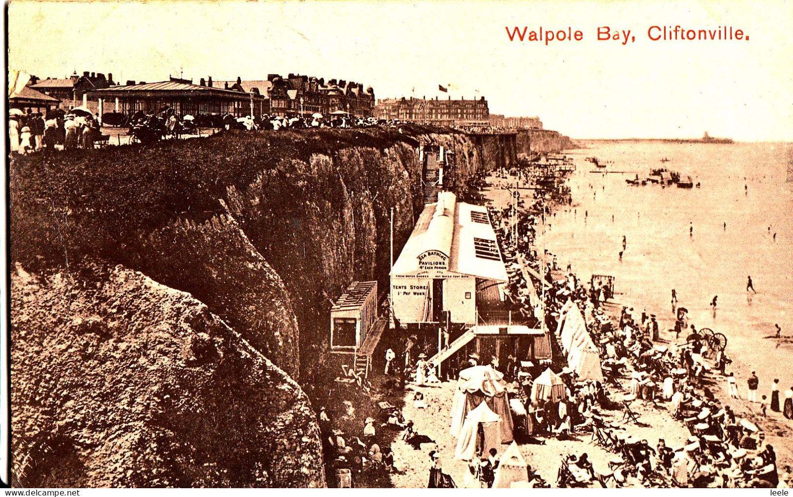 BW18. Vintage Postcard.  Walpole Bay, Cliftonville, Kent.  Bathing Huts. Busy Beach. - Huntingdonshire