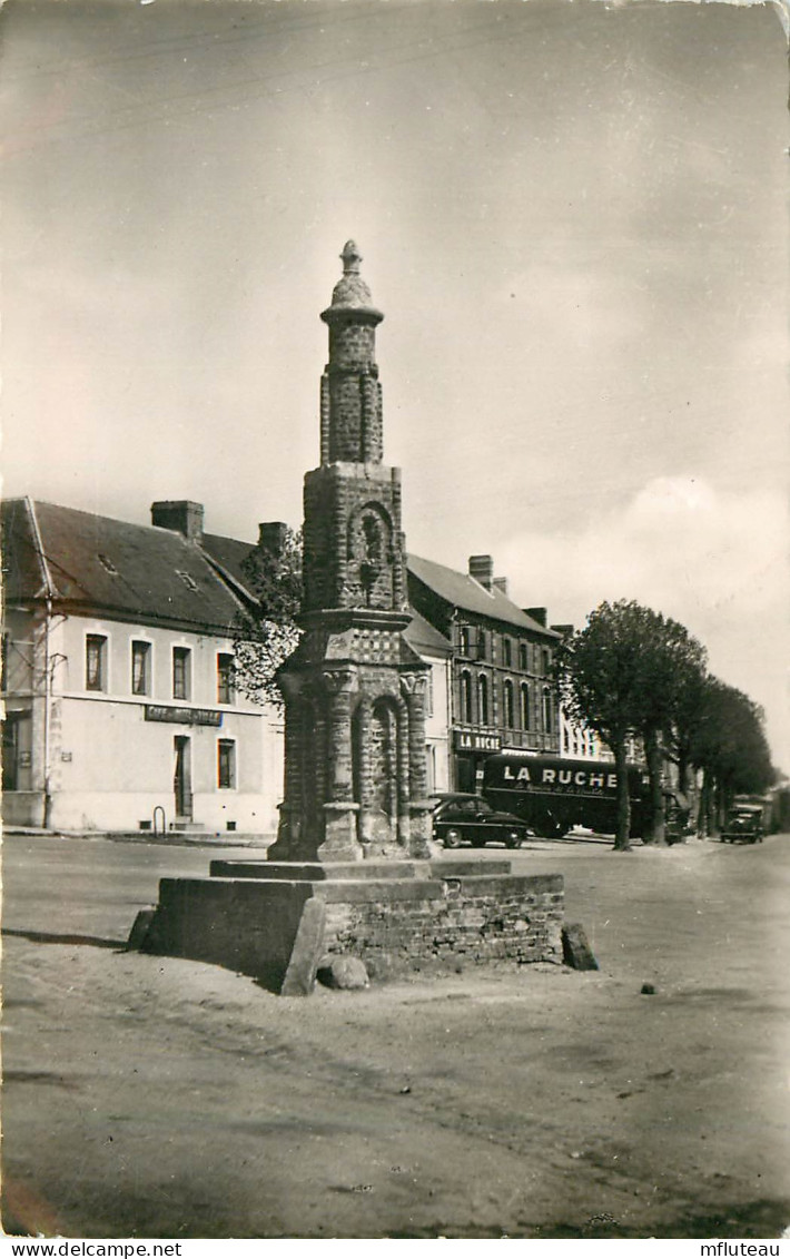 80* CRECY EN PONTHIEU  Monument Aux Morts (CPSM 9x14cm)   RL13.0302 - Crecy En Ponthieu