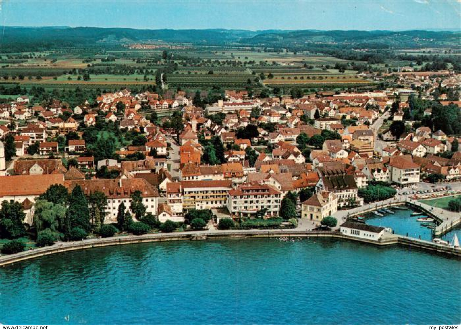 73959864 Langenargen_Bodensee Uferpromenade Beim Schloss Montfort Fliegeraufnahm - Langenargen