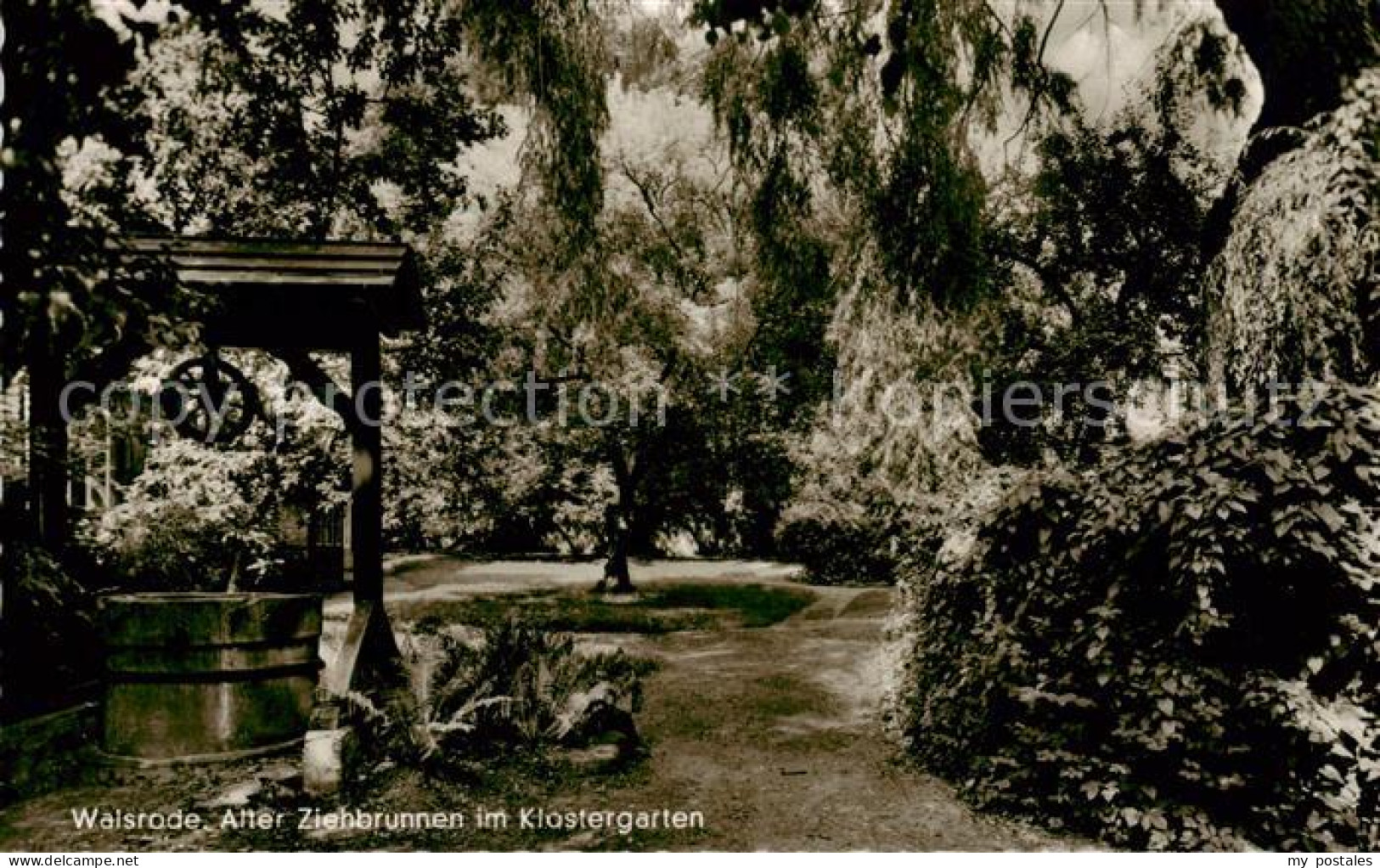 73811831 Walsrode Lueneburger Heide Alter Ziehbrunnen Im Klostergarten Walsrode  - Walsrode