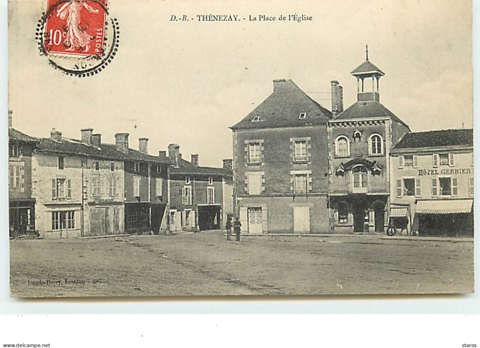 THENEZAY - La Place De L'Eglise - Thenezay