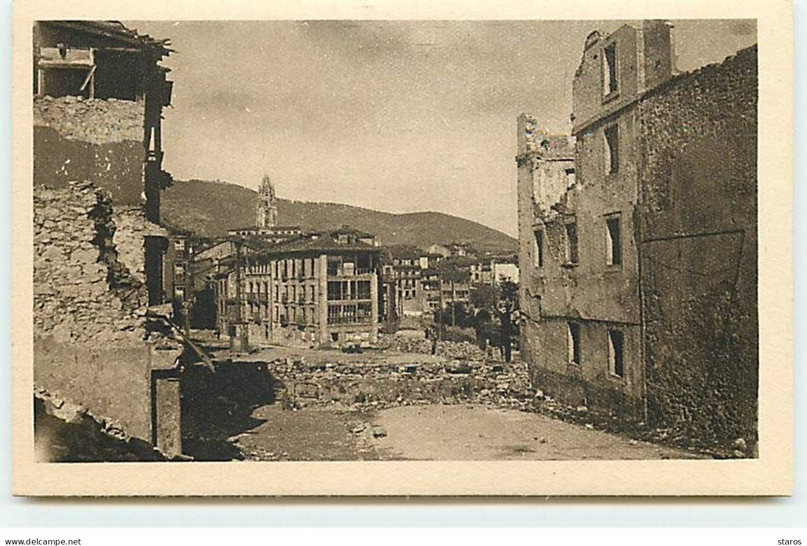 OVIEDO - Una De Las Entradas A La Ciudad, Donde Se Mantuvo A Raya ... - Guerra Civil - Asturias (Oviedo)