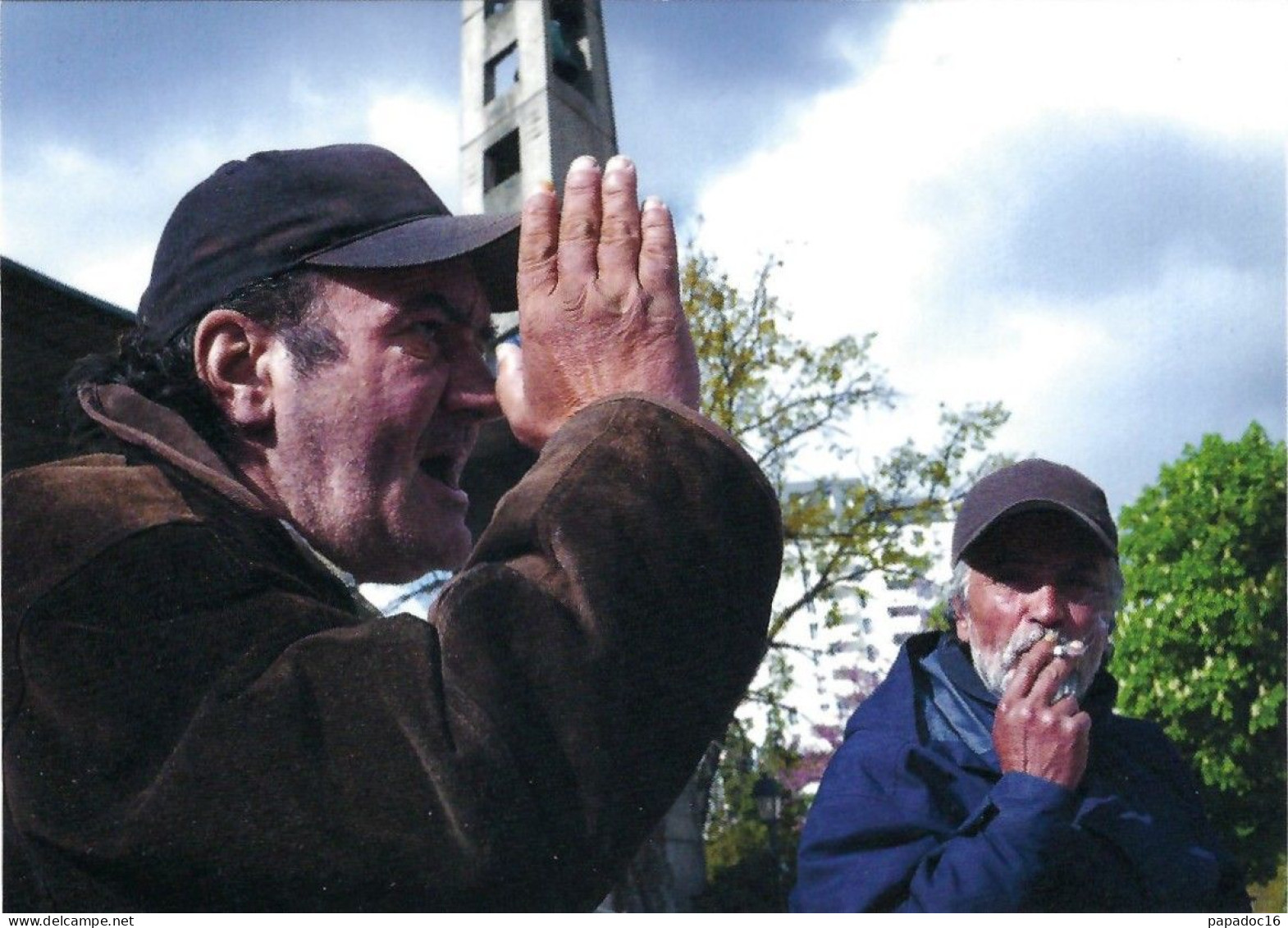 Photographe - Alexandra Bellamy : "Amar Et Tony" -Parvis De L'église Saint-Pierre-Saint Paul, Colombes - Monier