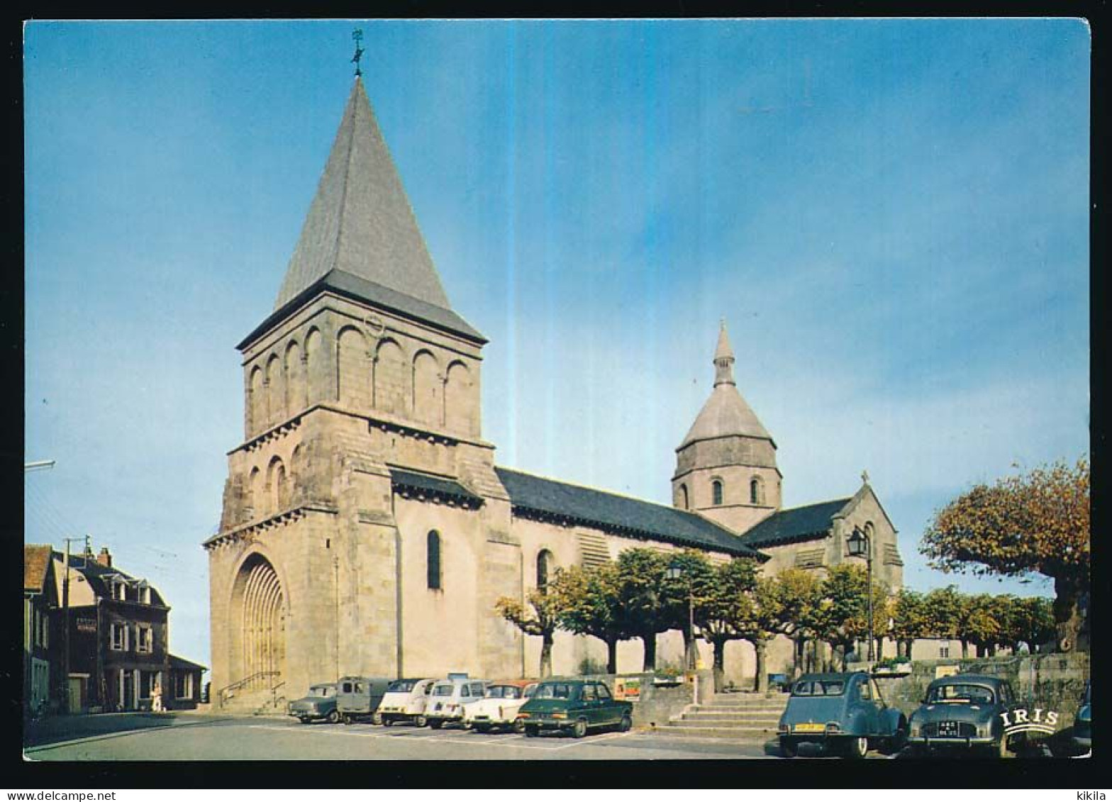 CPSM / CPM 10.5 X 15 Creuse BENEVENT-L'ABBAYE L'église édifice Roman Du XII° S. Surmonté De Deux Clochers - Benevent L'Abbaye