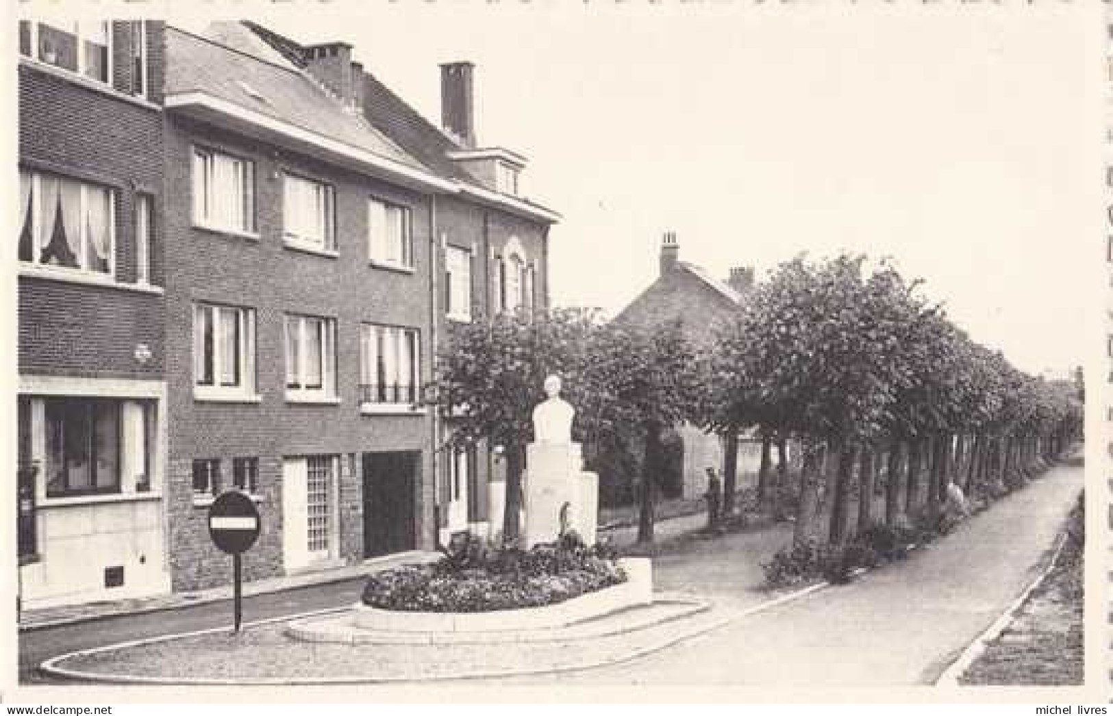 Wavre - Monument De La Reine Astrid - Pas Circulé - TBE - Waver