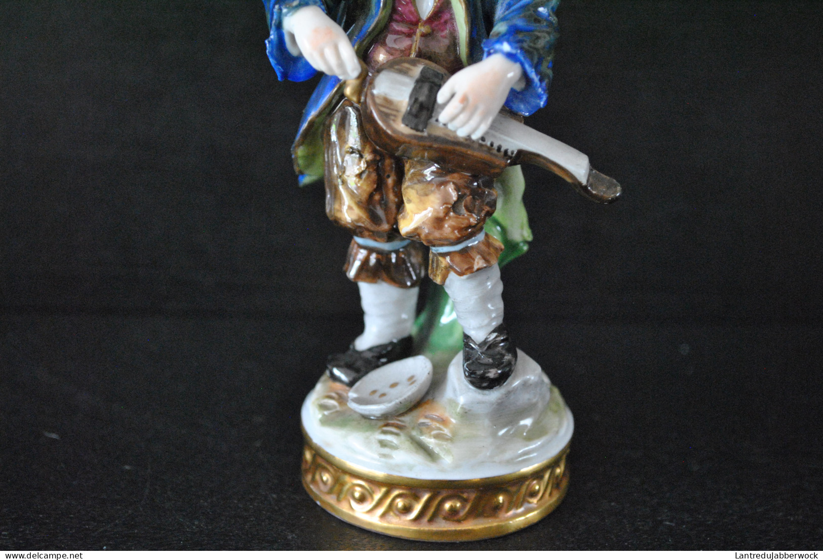 Magnifique STATUETTE DE MENDIANT SALTIMBANQUE MUSICIEN EN PORCELAINE DE WOLKSTED THURINGE Marque Cachet