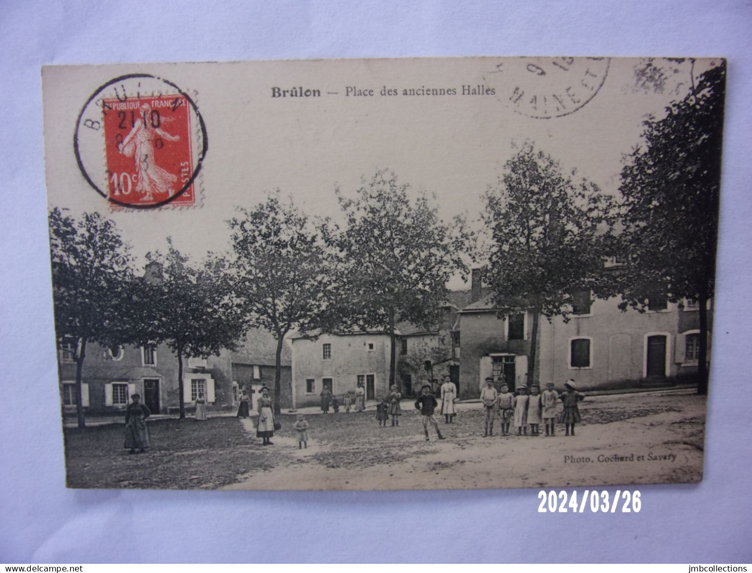 BRULON (Sarthe) PLACE DES ANCIENNES HALLES - Brulon