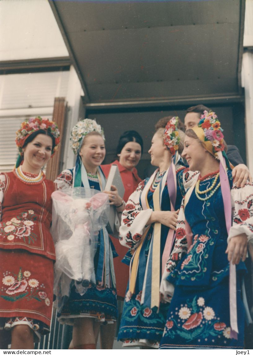 Photo Originale De Danseuses Ukrainiennes, Années 60,format 24/30 - Persone Anonimi