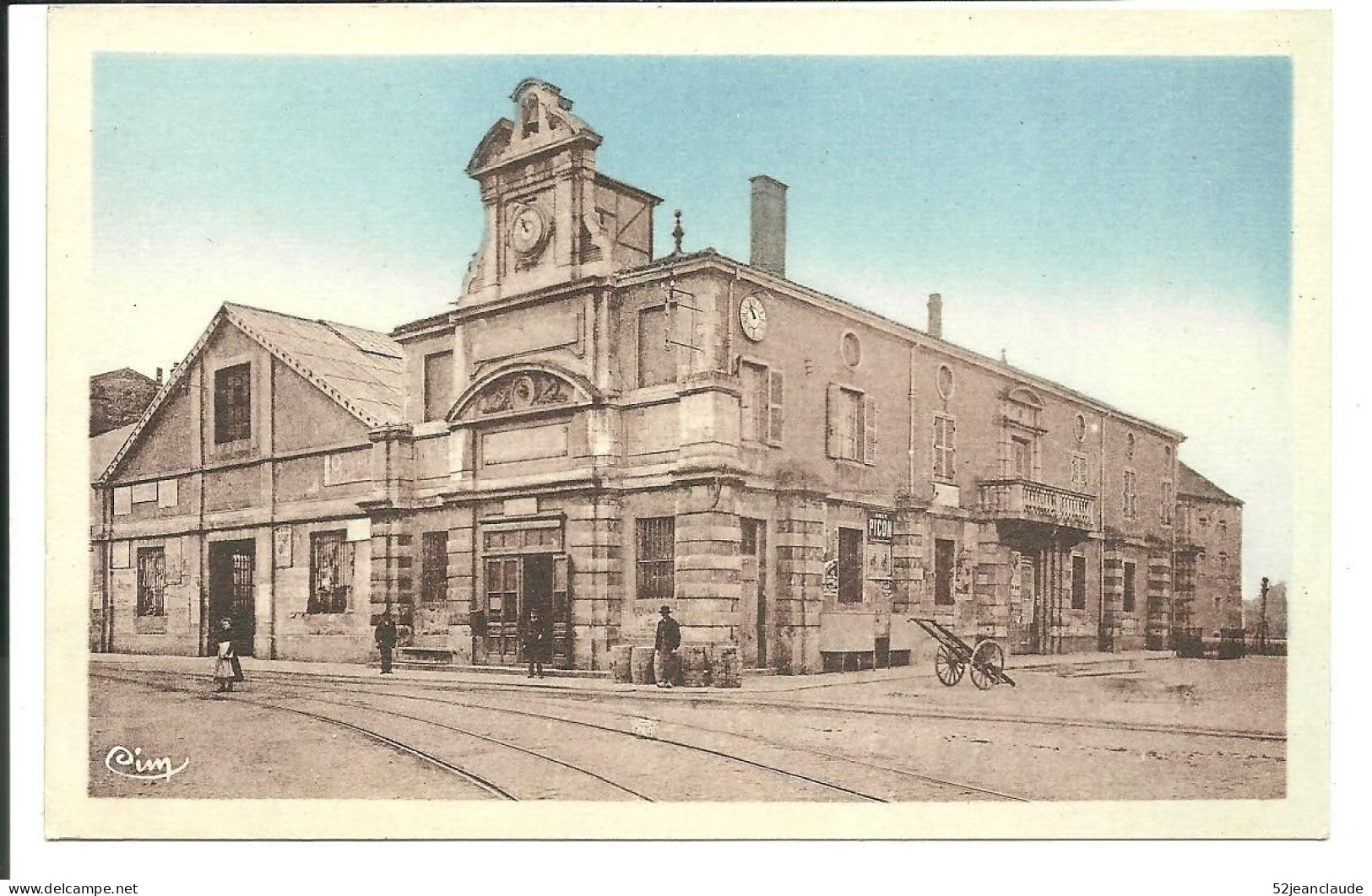 La Gare Et Les Halles - Pont-de-Vaux