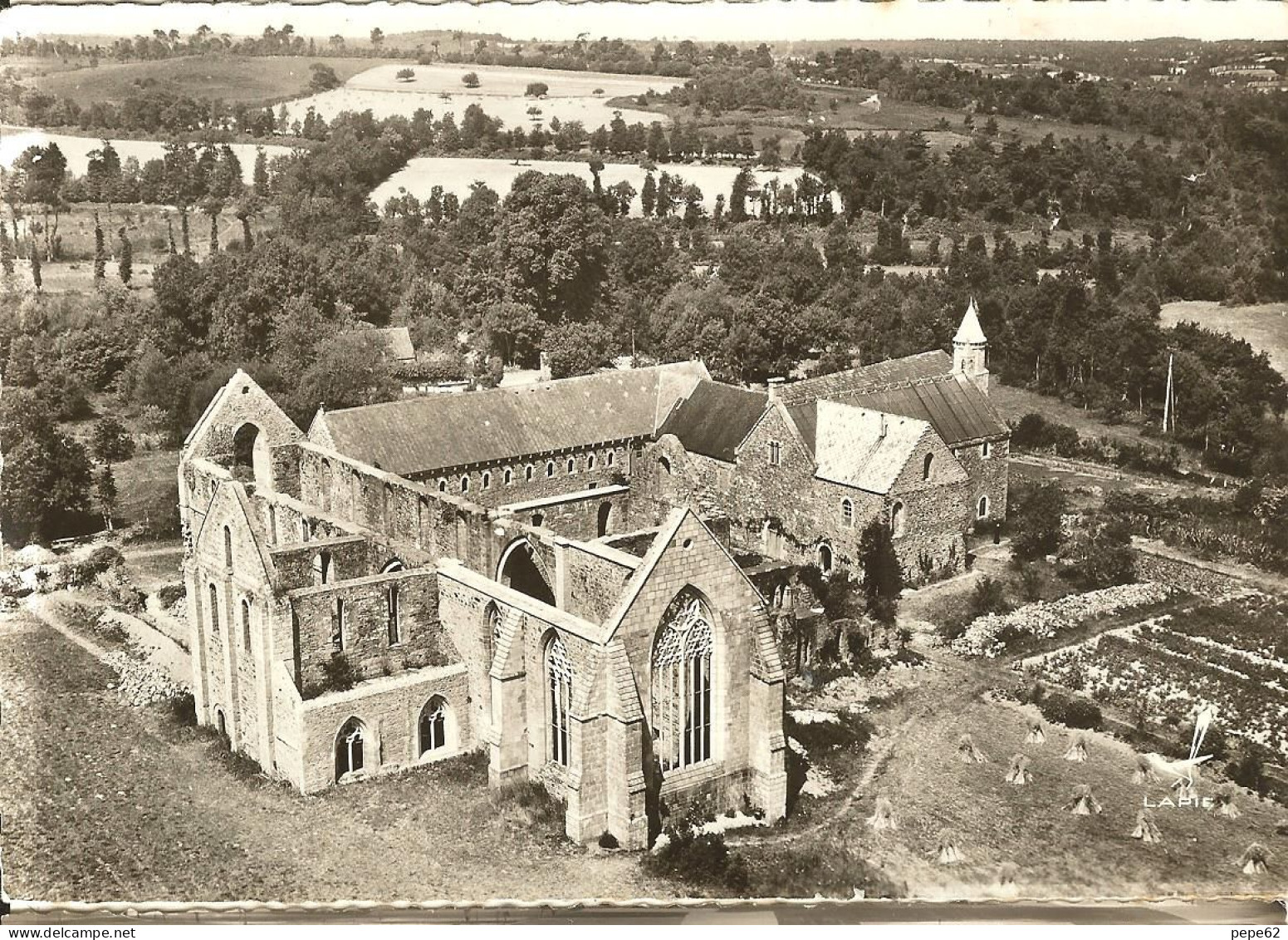 Plénée Jugon- L'abbaye De Boquen - En Avion Au Dessus De ...cpsm - Plénée-Jugon