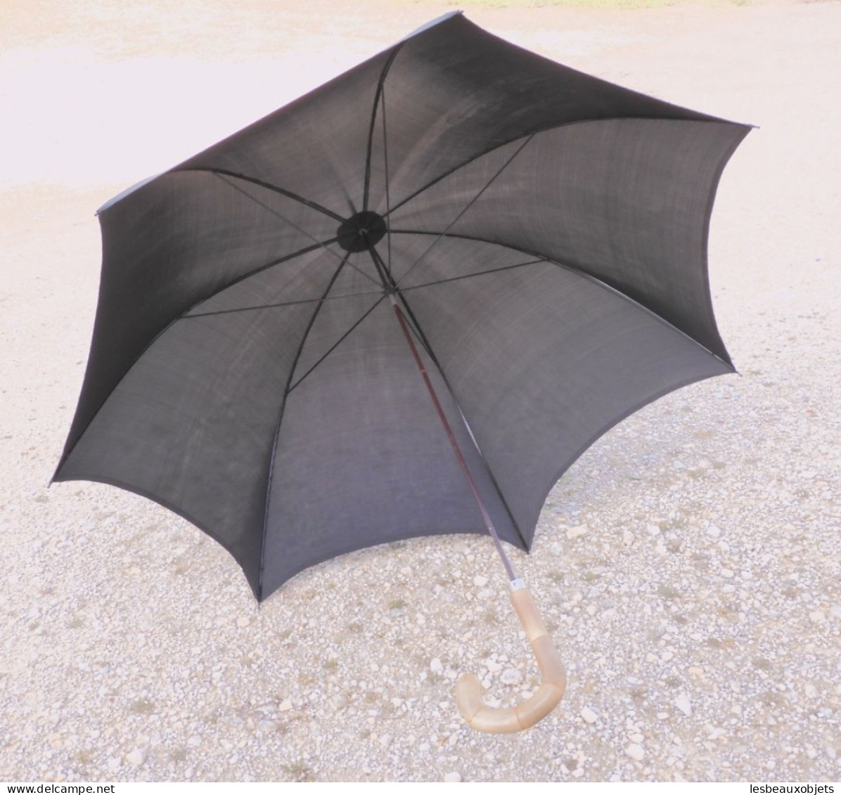 - ANCIENNE CANNE PARAPLUIE TISSU NOIR SOIE? MANCHE CORNE ETUI Façon Bois    E - Regenschirme