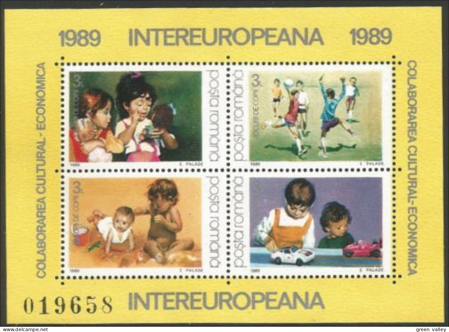 Roumanie Enfants Children Poupée Doll Puppe Muñeca Boneca Bambola 1989 MNH ** Neuf SC ( A53 953c) - Bambole