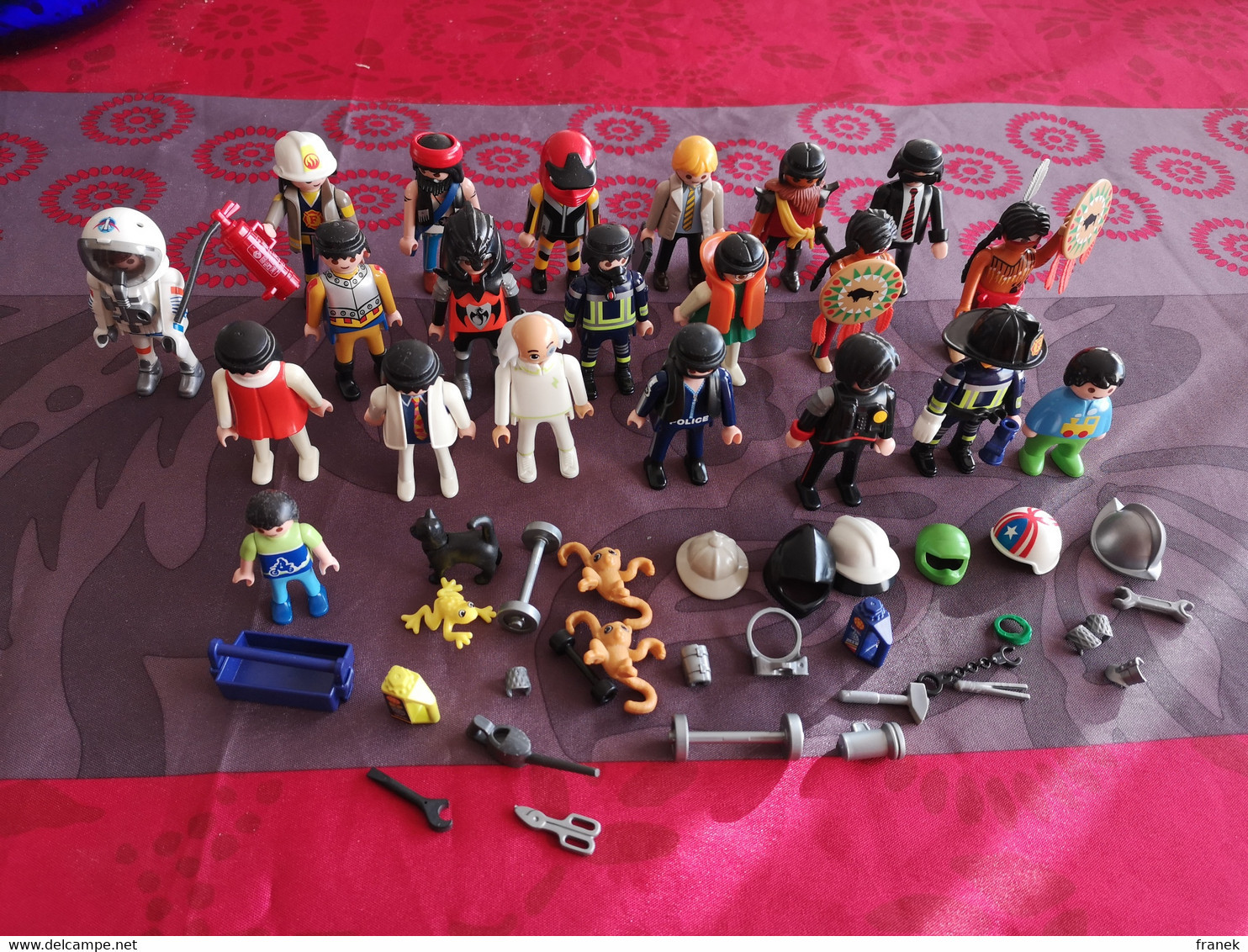 Nombreux Sujets PLAYMOBIL Avec Accessoires - Playmobil