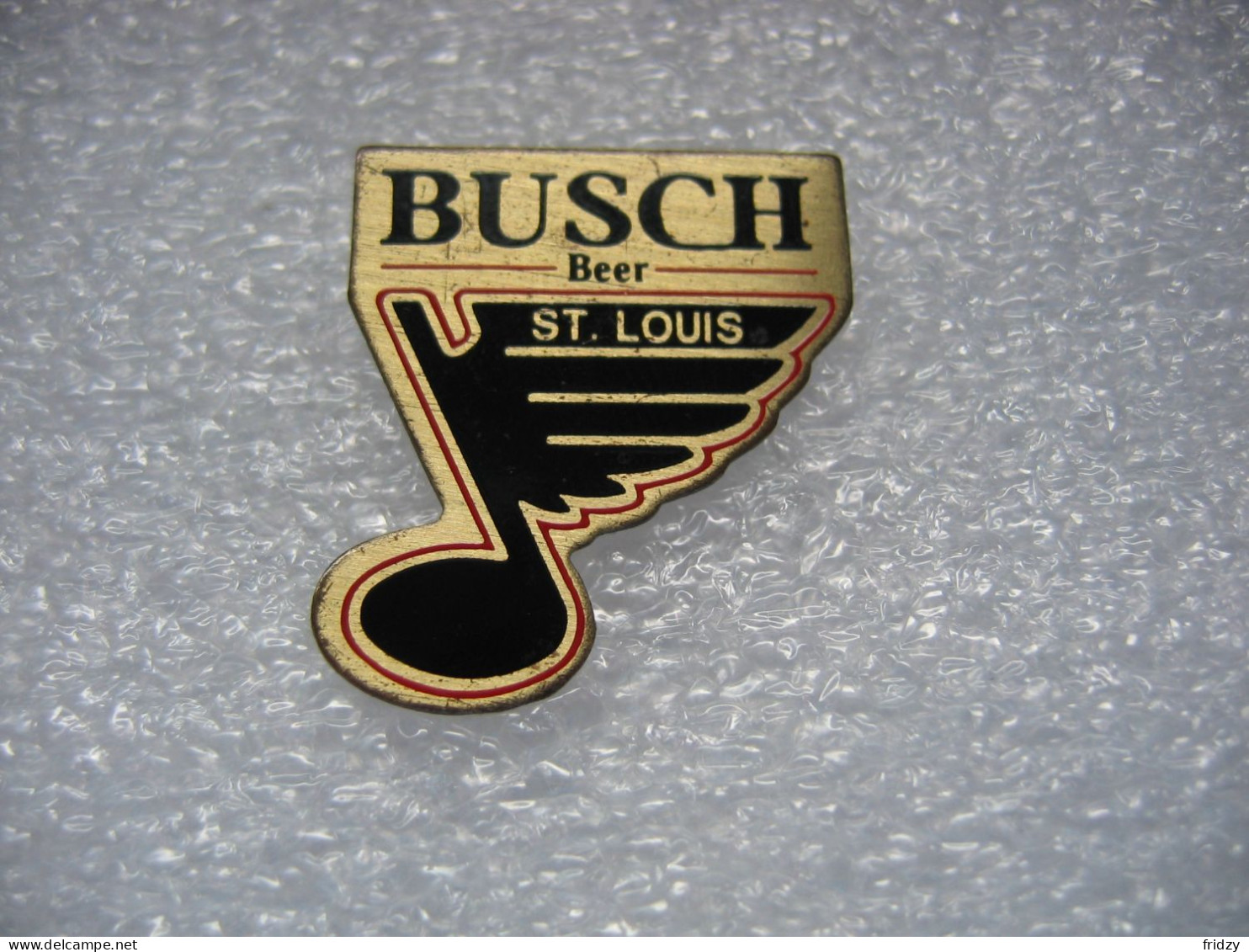 Pin's BUSCH Beer à Saint Louis. Brassage De Quelque 40 Variétés De Bières Et Liqueurs De Malt Différentes. - Bier