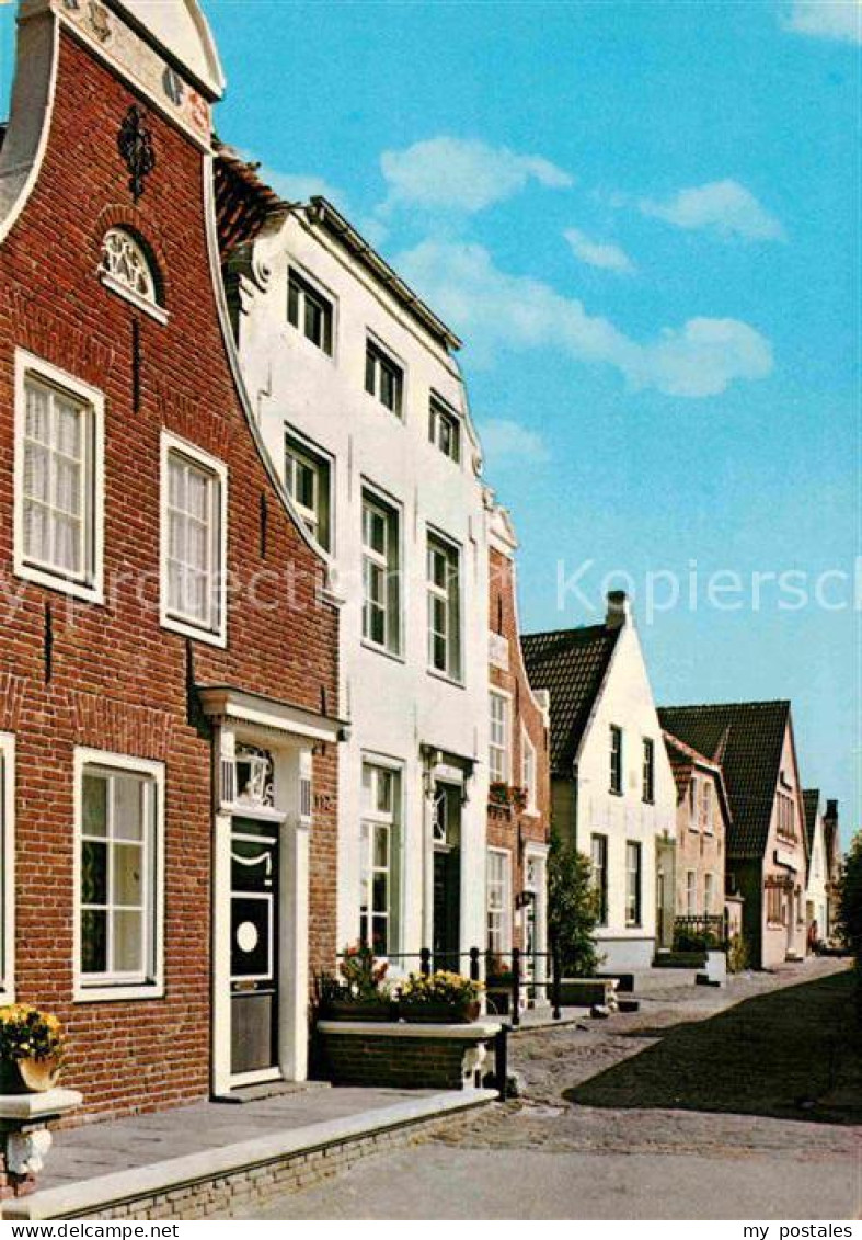 72909294 Greetsiel Friesische Haeuser  Greetsiel - Krummhörn