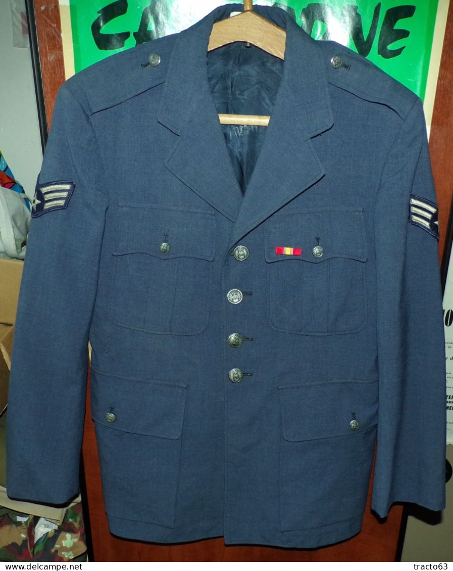 ARMEE AMERICAINE U.S : VESTE DE L'U.S AIR FORCE AVEC RAPPEL DE LA MEDAILLE DE LA DEFENSE NATIONALE , TAILLE US 39S SOIT - Equipement