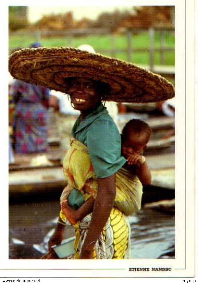 Cote D'Ivoire Sourire De Ganvie Femme Avec Grand Chapeau De Paille, Bébé Au Dos, Photo Etienne Nangbo - Liberia