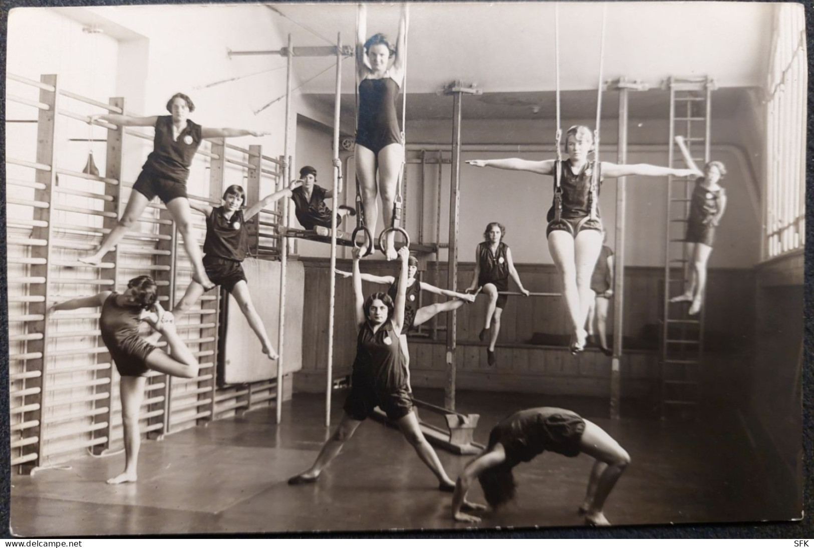 1951 Girls GYMNASTICS Artificial Sport And Dance  I- VF 336 - Gymnastiek