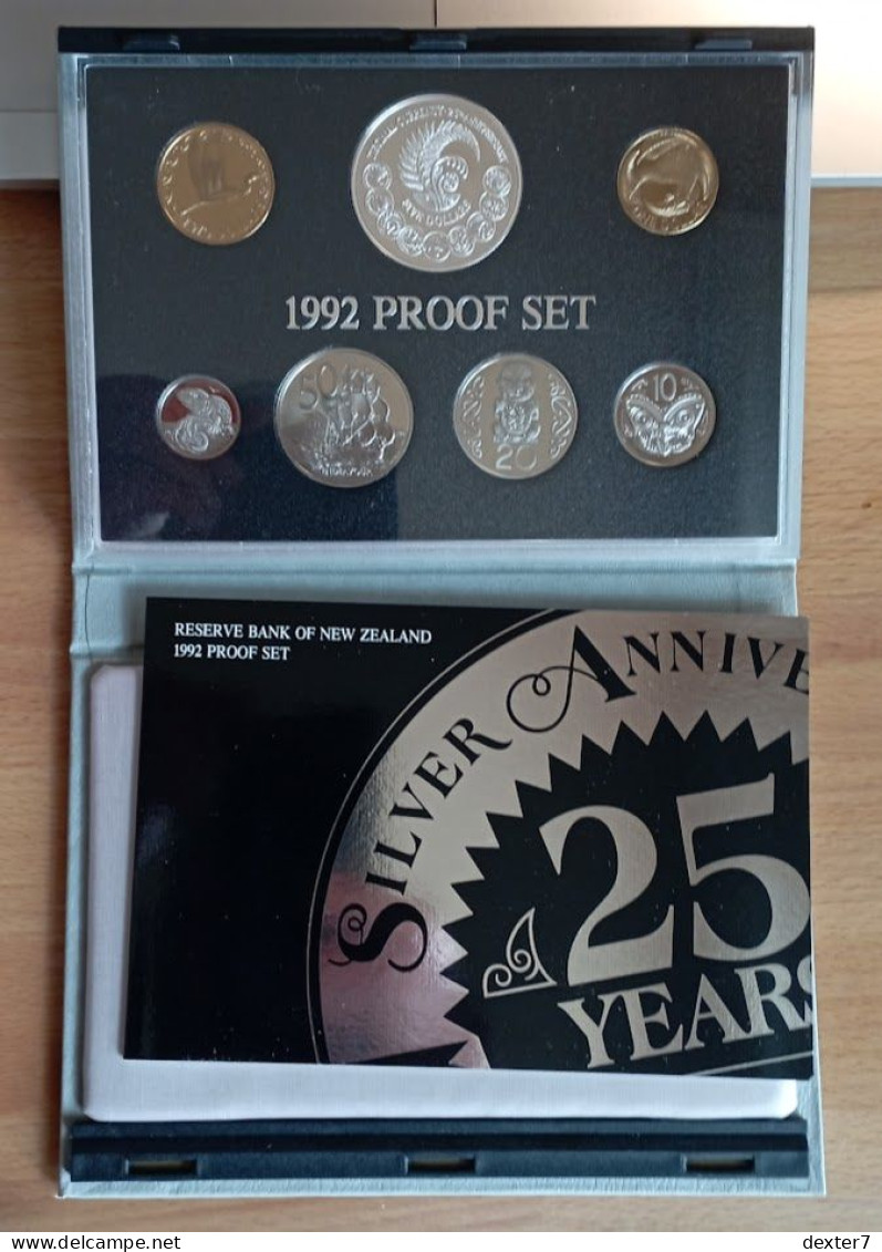 New Zealand Proof Set With Silver 5 Dollars Elizabeth II 1992 25 Years Of Decimal Currency - New Zealand