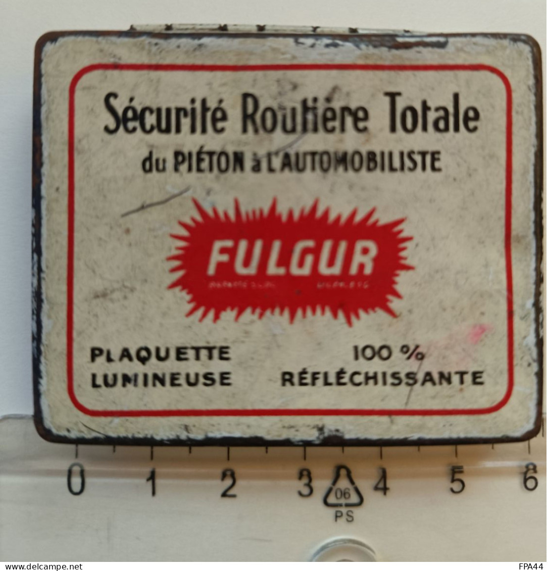 FULGUR  Petite Boîte Avec Plaque / Pince à L'intérieur. - Boîtes