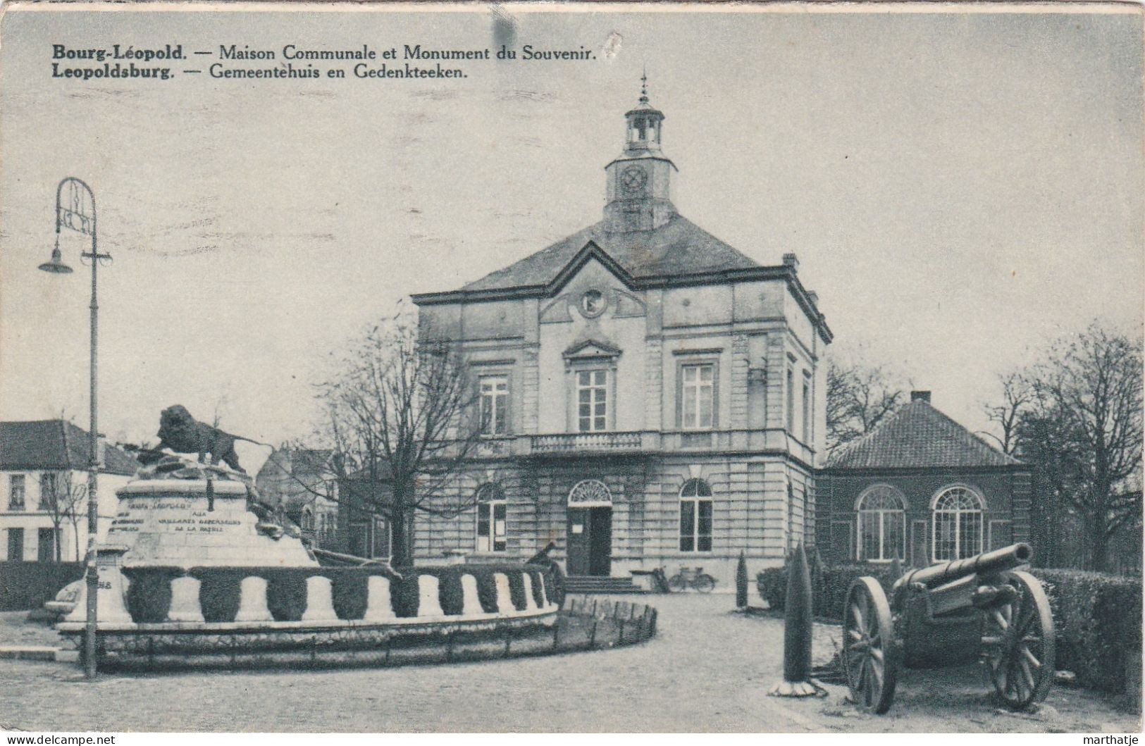 Bourg-Léopold - Maison Communale Et Monument Du Souvenir - Leopoldsburg - Gemeentehuis En Gedenkteeken - Leopoldsburg