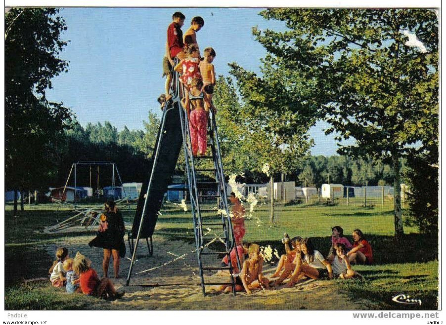 Carte Postale 45. Dardives  Camping  Jeux Pour Enfants  Très Beau Plan - Dordives