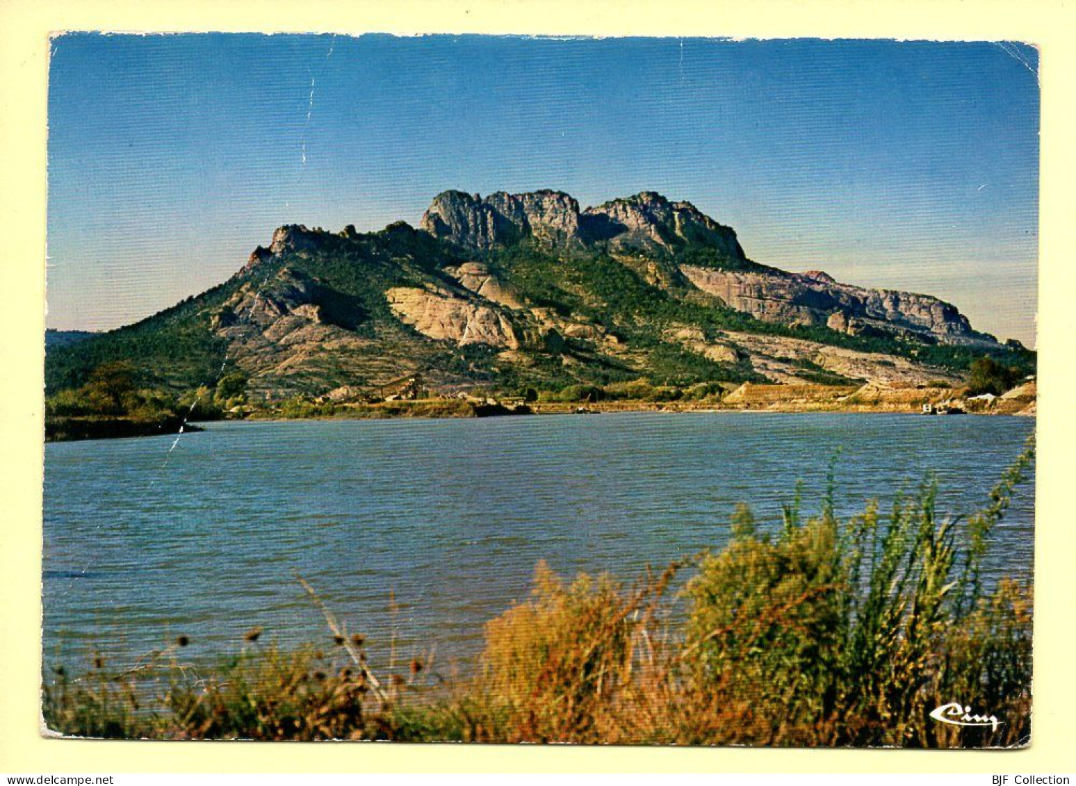 83. ROQUEBRUNE-SUR-ARGENS – Le Rocher Au Coucher De Soleil (voir Scan Recto/verso) - Roquebrune-sur-Argens