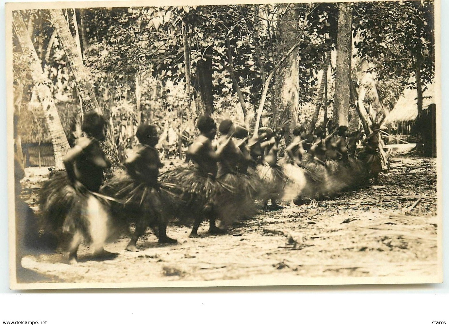 Micronésie - Femmes Seins Nus Dansant - Micronesië