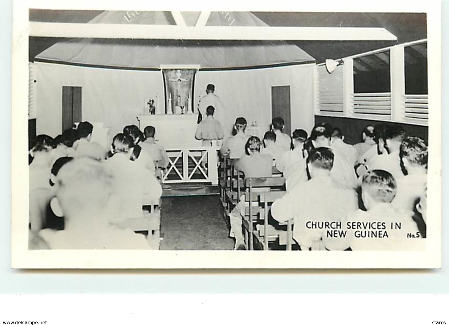 Church Services In New Guinea - Papoea-Nieuw-Guinea
